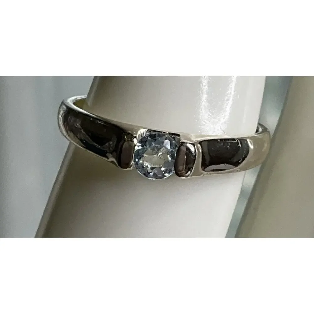 Vintage Sterling Silver Blue Topaz Solitaire Ring Natural Blue Gemstone Sz 7.25